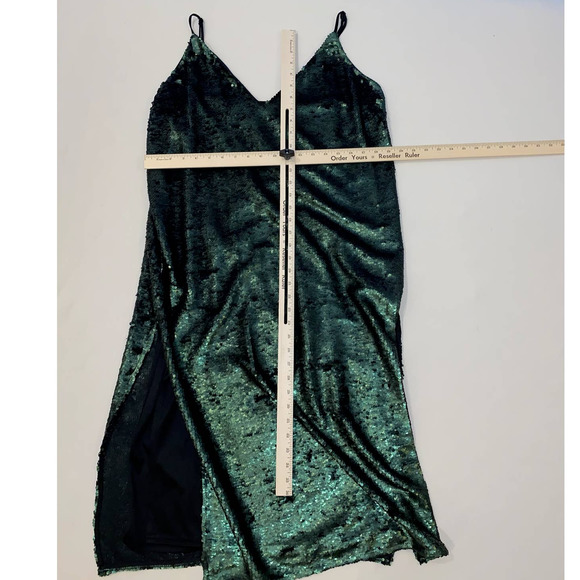 ELEGANT GREEN SEQUIN PARTY DRESS ASOS SIZE 12 USED - Picture 3 of 4